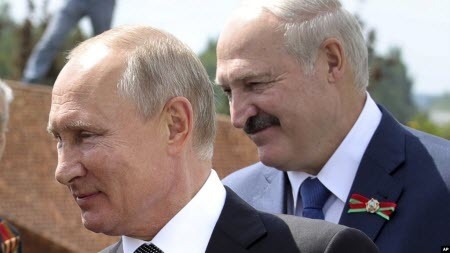 Лукашенко і Путін. Західні оглядачі розходяться у прогнозах можливих дій Кремля