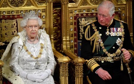 Елизавета II готова уступить свой трон?