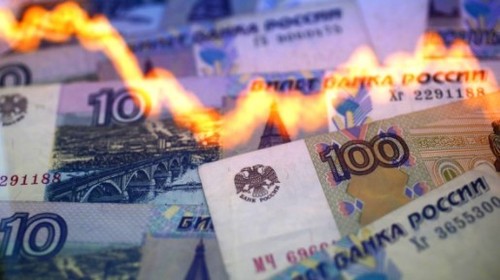 Fitch: Банкам РФ грозит полное отключение от долларов