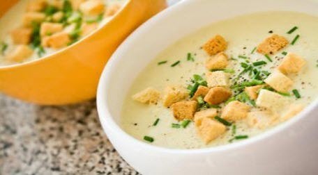 Бабусині страви: "Картопляний суп-пюре з сиром"