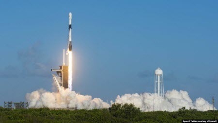 SpaceX запустив 60 нових супутників Starlink і виконав приводнення ракети