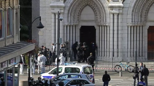 Не менее трех человек были убиты при нападении в Ницце