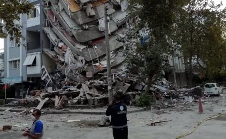 В Эгейском море произошло мощное землетрясение: в Турции 25 погибших, в Греции — двое подростков