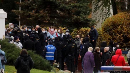 Протесты в Беларуси: силовики задержали десятки медиков