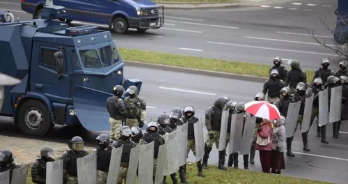 «Марш народовластия» в Минске: задержания по всему городу, избиения и выстрелы
