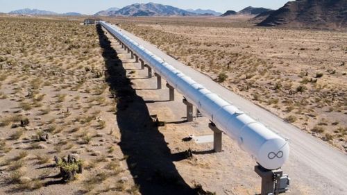 Virgin Hyperloop здійснив першу в історії подорож із пасажирами в пустелі Невади
