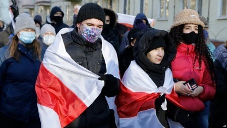 Активісти повідомляють про принаймні 380 затриманих на акціях протесту в Білорусі