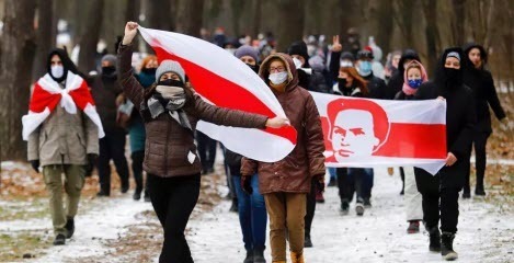 Беларусь продолжает протестовать дворами