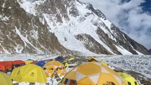 Группа непальских альпинистов совершила первое в истории успешное зимнее восхождение на Чогори