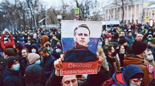 Российская молодежь: "Перемен требуют наши сердца"