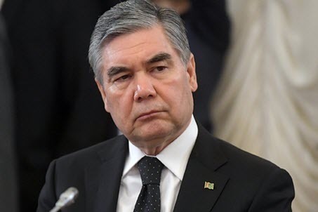 Президент Туркмении построит отель в свою честь