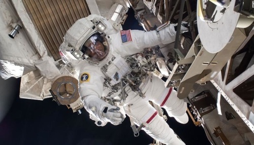 Астронавти NASA вийшли на космічну прогулянку