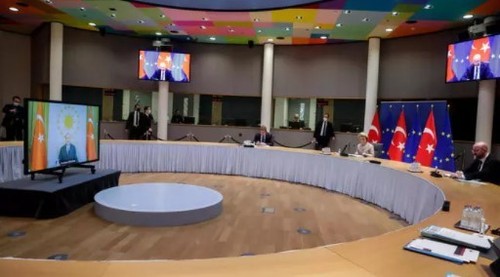 Политика кнута и пряника: лидеры ЕС едут в Турцию