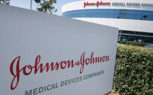 Компания Johnson&Johnson решила отложить старт использования своей вакцины от коронавируса в Европе