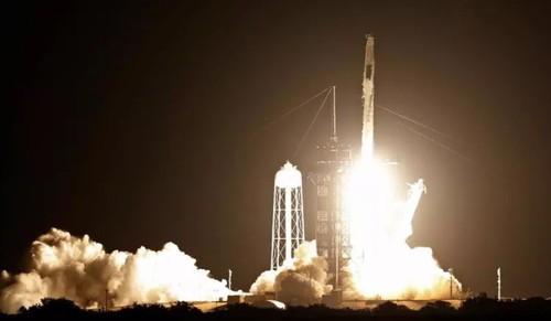 Корабль SpaceX с четырьмя астронавтами на борту успешно стартовал к МКС
