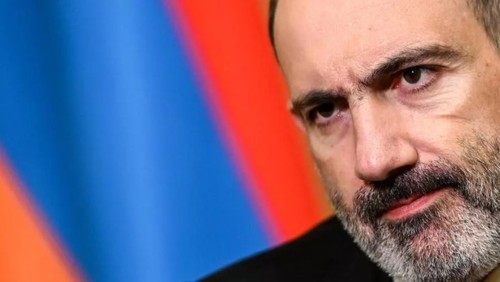 Пашинян ушел с поста премьер-министра Армении
