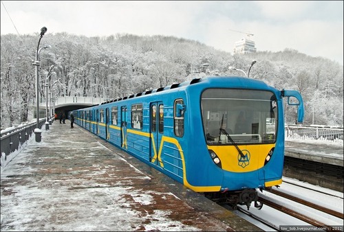 «Київпастранс» і «Київський метрополітен» просять владу виділити гроші або підняти тарифи на проїзд до 21 грн