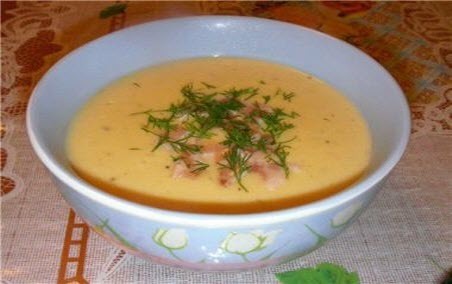 Бабусині страви: "Картопляний суп-пюре з сиром і беконом"