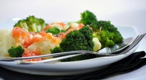Бабусині страви: "Салат з брокколі і цвітної капусти"