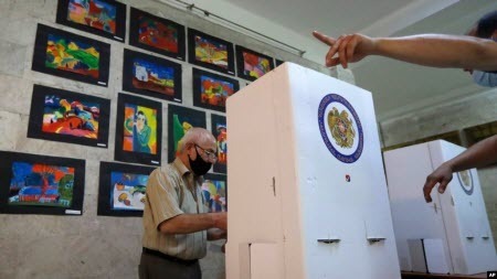На парламентських виборах у Вірменії лідирує партія Пашиняна