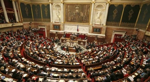 Во Франции принят «закон о сепаратизме». На кого он направлен и почему не нравится оппозиции