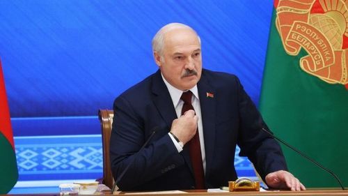 Лукашенко обіцяє "переступити кордон", щоб зробити Україну українською
