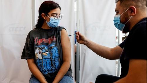 Израиль призывает готовиться к четвертой дозе вакцины против Covid-19
