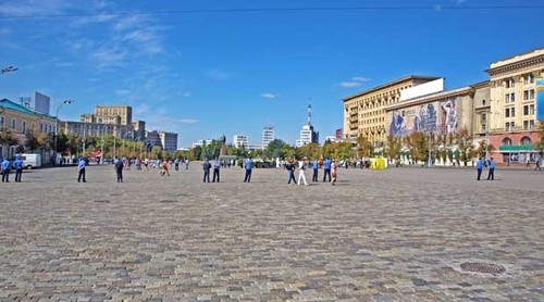 НЕ Самая большая площадь Европы. Площадь Свободы в Харькове