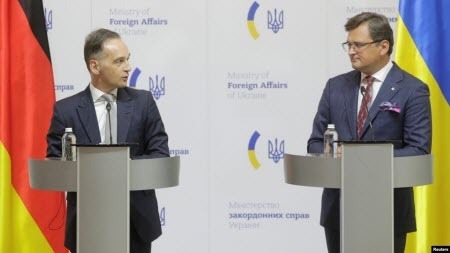 Німеччина і Франція закликали Україну зберігати стриманість, а Росію - застерегли від нових територіальних зазіхань