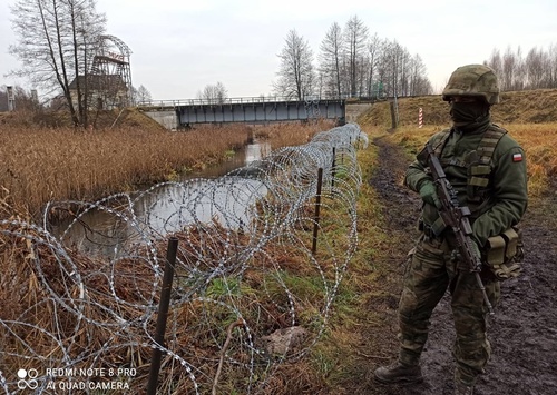 Спецслужбы из Беларуси разрушают ограждения для прорыва в ЕС