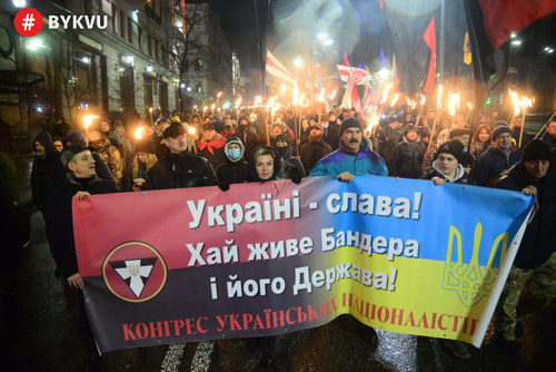 У центрі Києва пройшла факельна хода на честь Степана Бандери