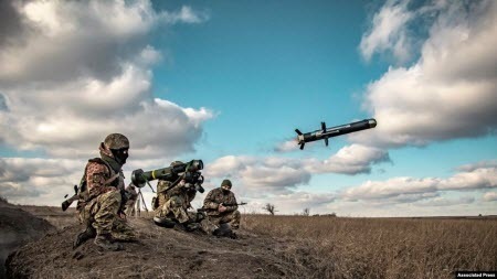 Країни Балтії відправляють Україні зенітні та протитанкові ракети