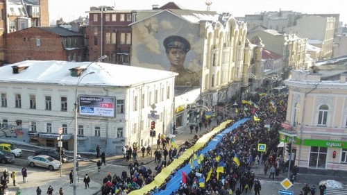 «Харьков – это Украина»: на марш против российской агрессии вышли тысячи харьковчан
