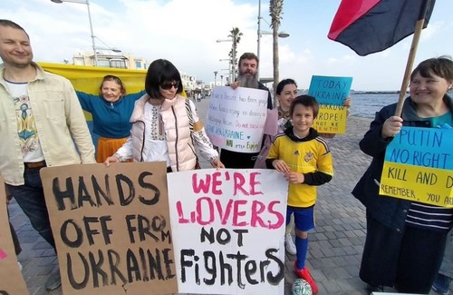 На Кипре прошла акция в поддержку Украины и против войны
