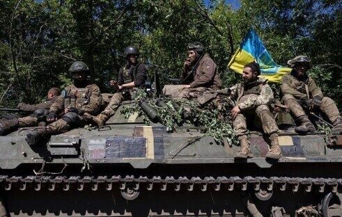 "ВОНИ ЛІЗУТЬ В НАСТУП" - Дмитро "Калинчук" Вовнянко