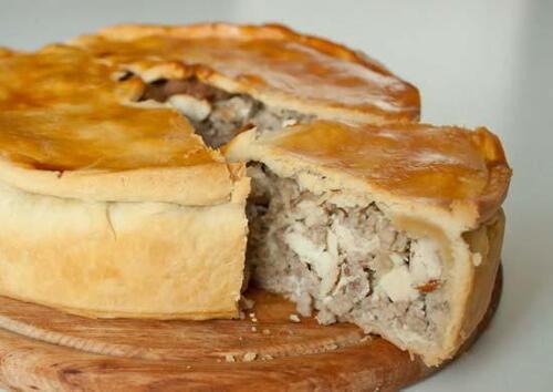 Бабусині страви: "М'ясний пиріг з капустою і грибами"