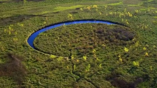 Есть в Аргентине идеально круглое озеро