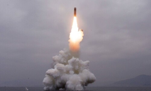 Северная Корея запустила три баллистические ракеты в сторону Японии