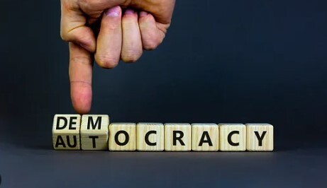 СYNIC: Пик демократии пройден: нас ждёт откат к автократии?