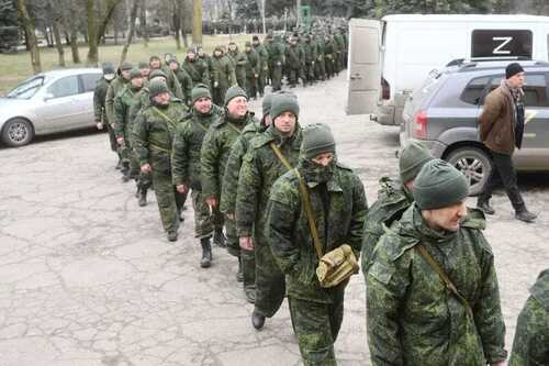 "Окупанти розпочали мобілізовувати українців в ряди гарматного м'яса у 5 окупованих регіонах" - Джон Сміт