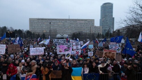 В Словакии вновь прошли митинги против Фицо и дружбы с РФ