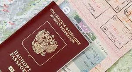 Глава МИД Латвии потребовала лишить россиян шенгенских виз