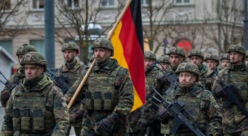 Німеччина проводить великі військові навчання на Рейні