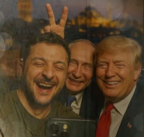 ВОРОГ АПЛОДУЄ...