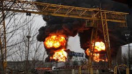 "Сегодня железка, завтра нефтебаза, послезавтра арсенал - где-то костяшка упадет и другие домино полетят" - Кирилл Данильченко