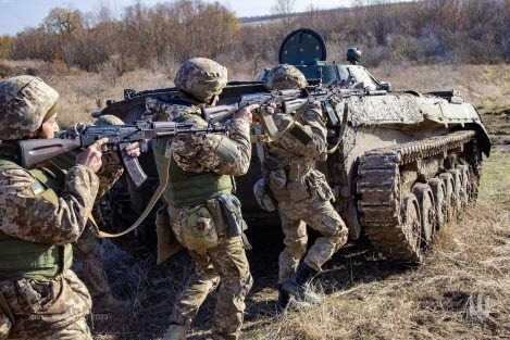 "ШВИДКИЙ МИР? СУМНІВАЮСЯ" - Дмитро "Калинчук" Вовнянко 