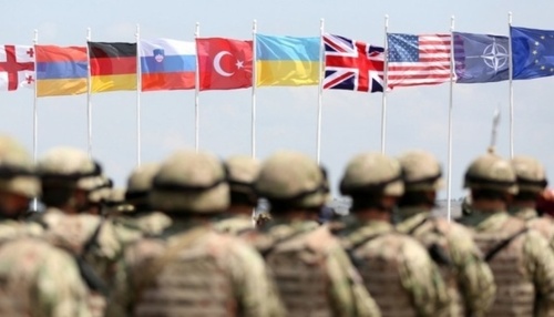 "Не треба вважати європейців тупішими за нас" - Джон Сміт
