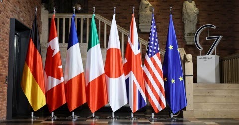 G7 пообіцяла посилити тиск на покупців російської нафти, – Reuters