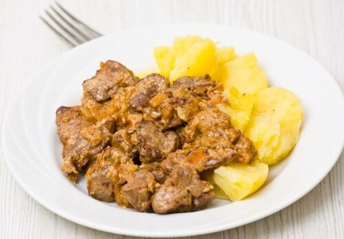 Маміни секрети "Тушкована свиняча печінка з картоплею в мультиварці"