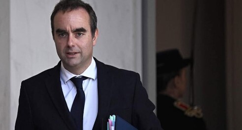 Французский парламент между пряником и кнутом